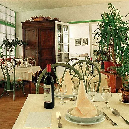 Restaurant Les Falaises Hotel Bouzies