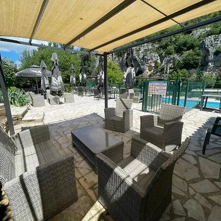 Hotel Restaurant Les Falaises Bouziès