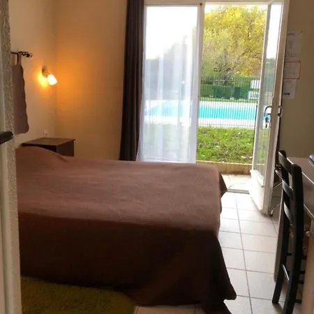 Hotel Restaurant Les Falaises 3*